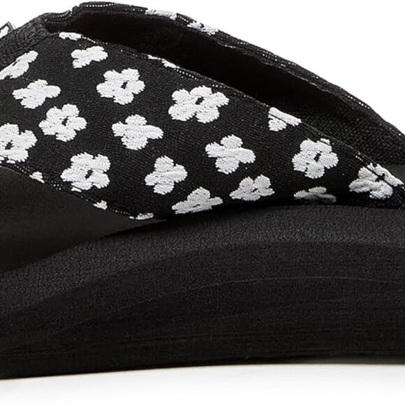 Women's Flip Flops Foam Platform Sandals Water Resistant Slip On Size 9 - Picture 1 of 7